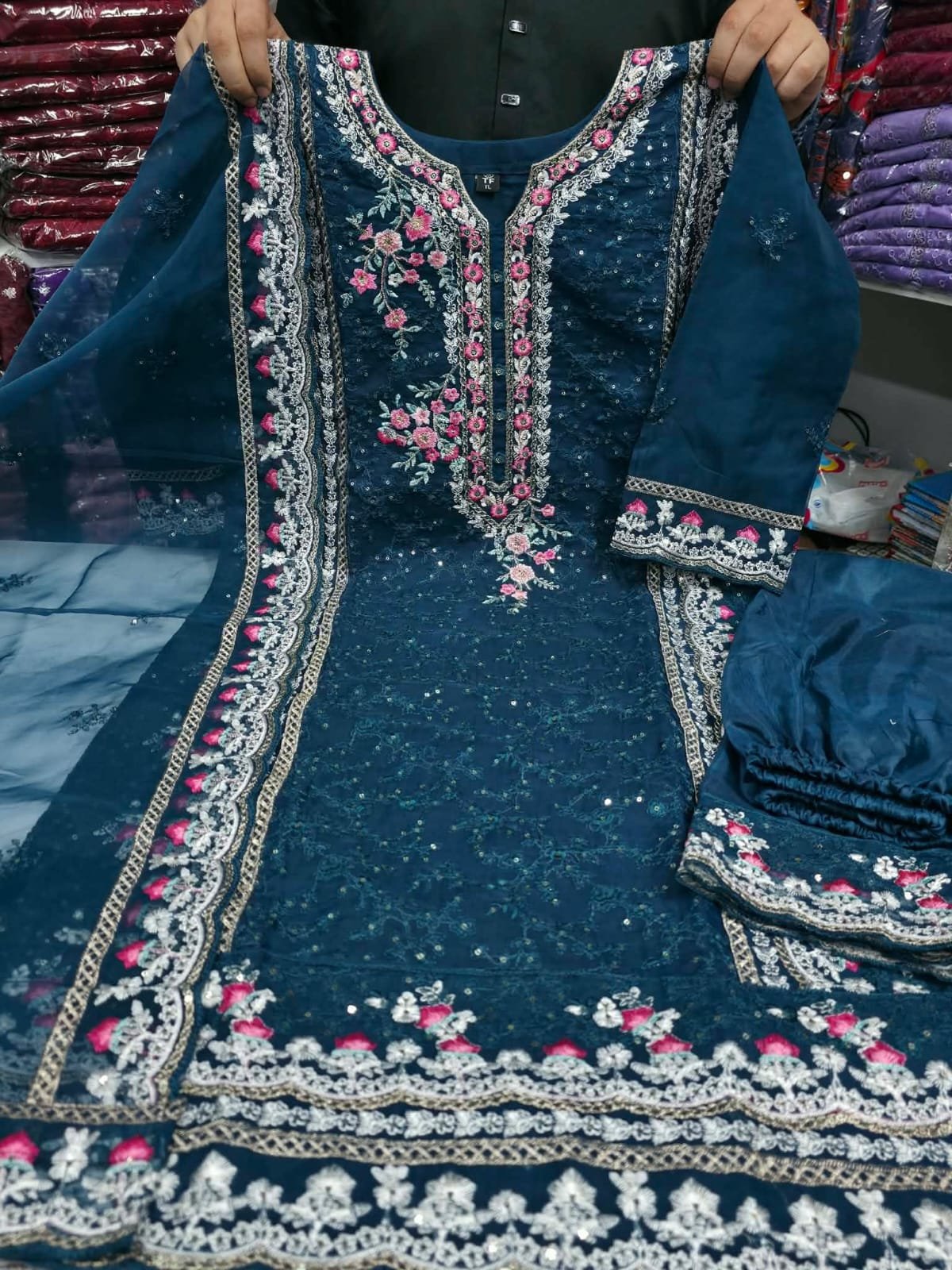 Luxary Pakistani Inspired 3 piece 05